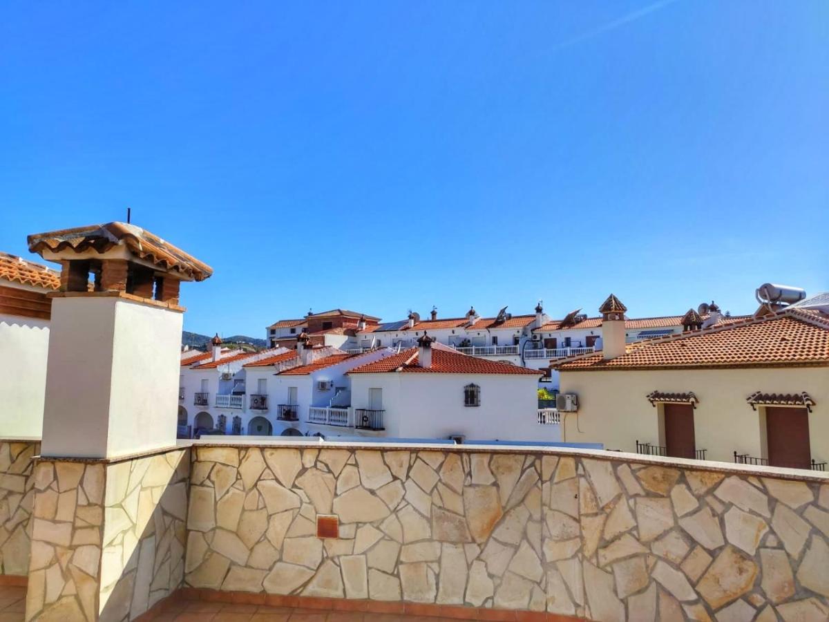 Casa Amplia Con Terraza En La Vinuela Vila Exterior foto